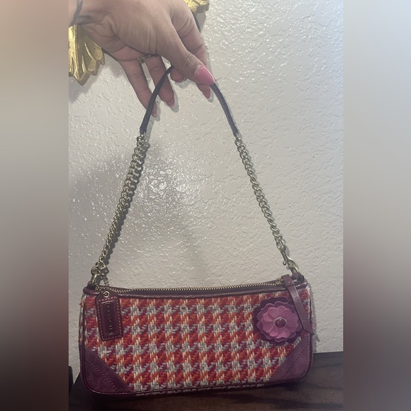 Coach Handbags - Coach Vintage Hamptons Tweed Demi Baguette